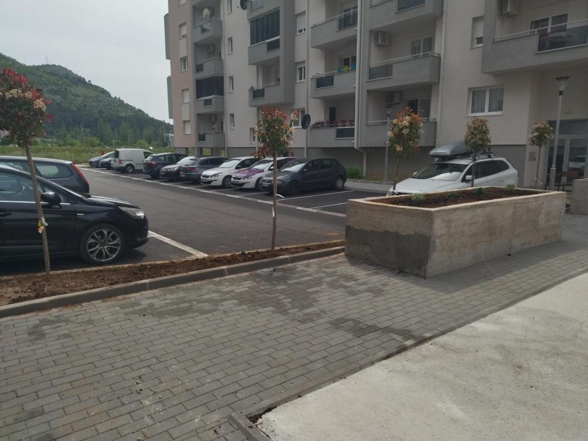 Mis 公寓 特雷比涅
